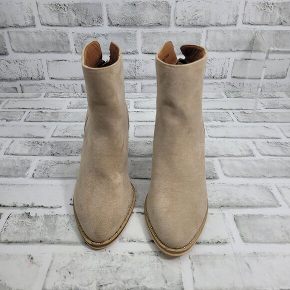 NWOB Beast Fashion Tassel Zipper Faux Suede Tan Heel Booties from Buckle Size 6 - Picture 4 of 8